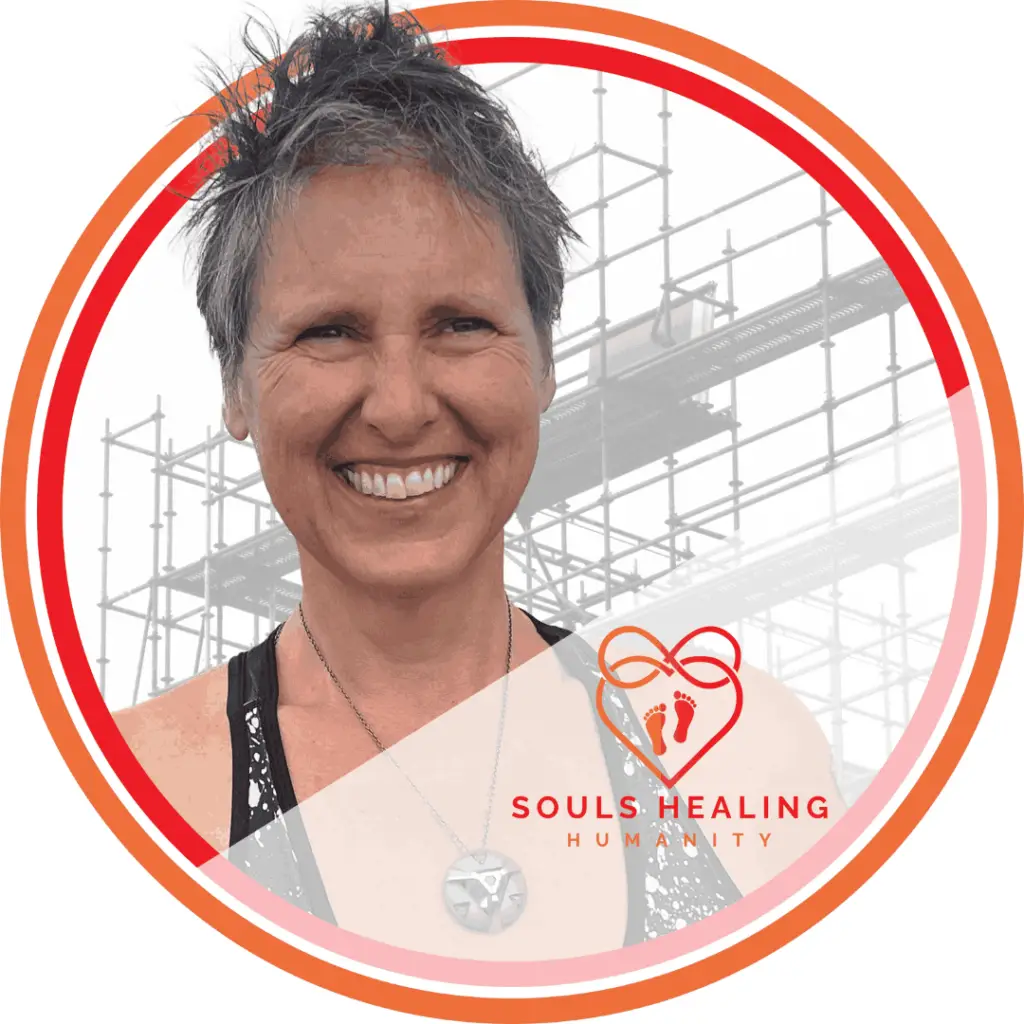 Laura Foster Social Media Profile Circle